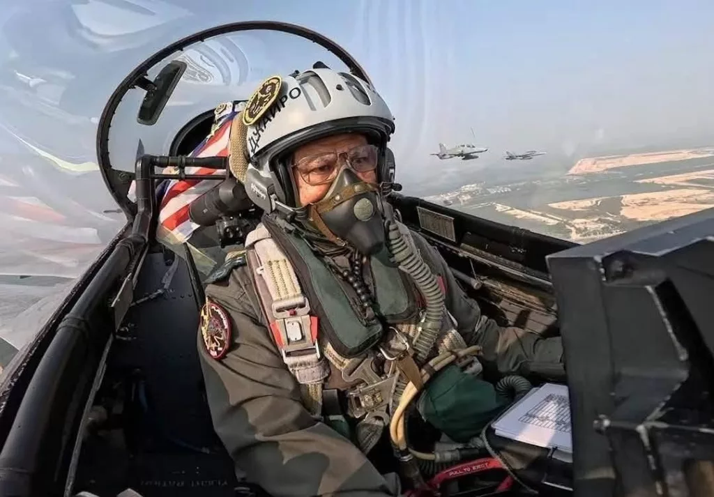 Anak Panglima Tentera Udara Bangga Ayah Pilih 'Terbangkan' Sendiri Jet Ketika Sambutan Hari Kebangsaan, "Terima Kasih..."