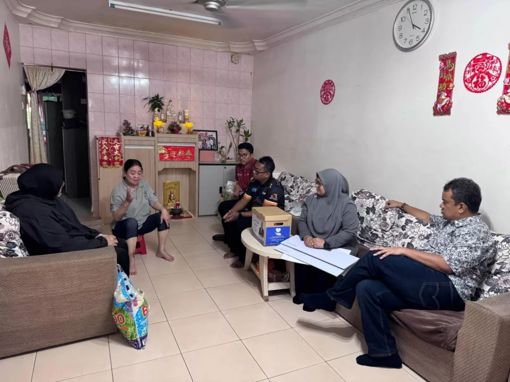 Anak Yatim Intan Nazura Dijaga Keluarga Tionghua, Kini Bakal Sambung Pengajian Di UUM