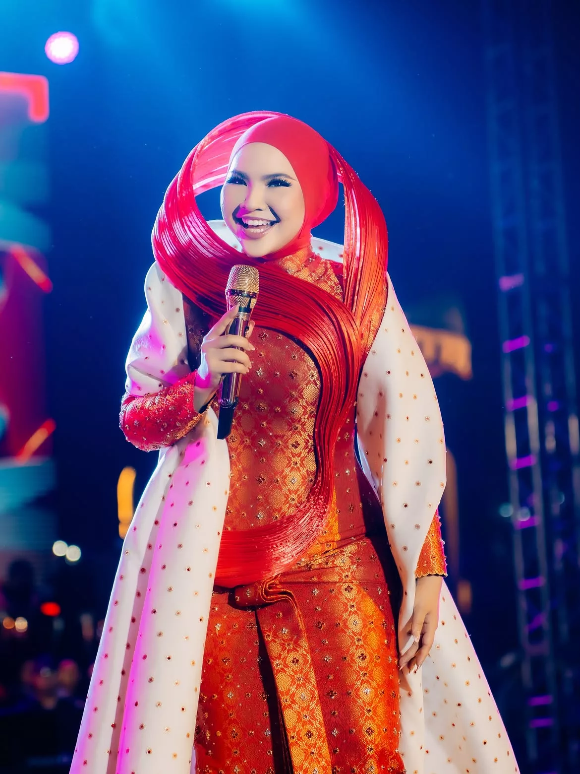“Macam Sukan Olimpik Untuk Penyanyi” -Aina Abdul Kejar Masa, Mahu Beri Yang Terbaik Di Eurovision