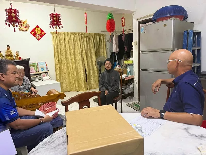 Dibesarkan Nenek Berbeza Agama, Hazizah Buktikan Kesusahan Bukan Penghalang Ke Menara Gading