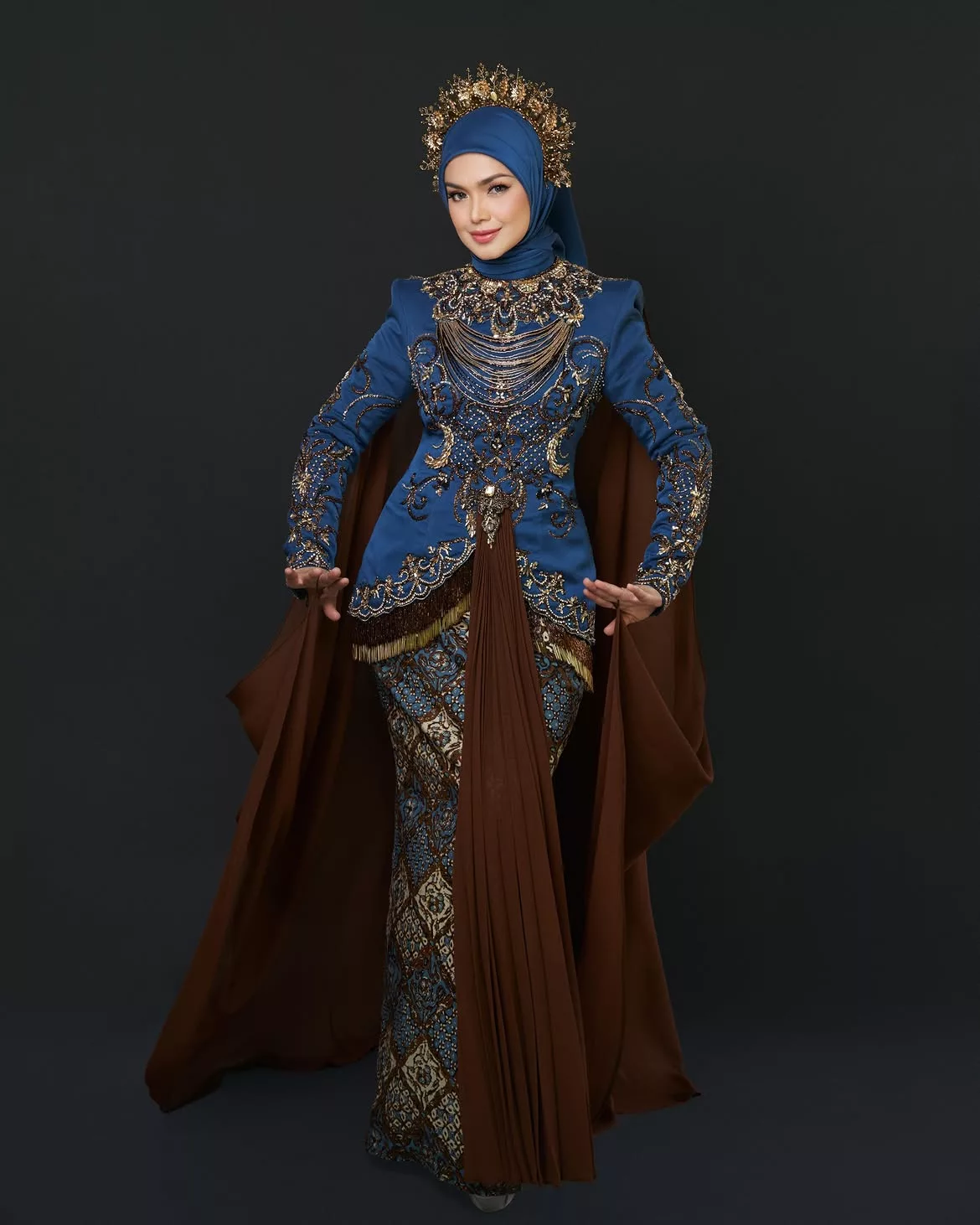 Scha Alyahya, Awal Ashaari & Sheera Jadi Hos AIM 25, Siti Nurhaliza Hingga Fajar Noor Bakal Gegarkan Pentas Sarawak!