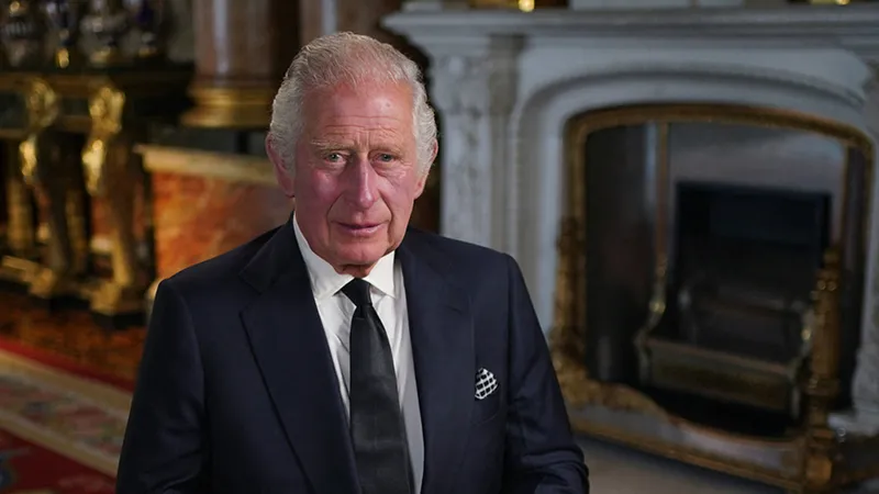 Raja Charles Tegaskan Putera Harry & Meghan Kekal ‘Orang Biasa’, Bukan Lagi Wakil Rasmi Diraja 2 Raja Charles Tegaskan Putera Harry & Meghan Kekal ‘Orang Biasa’, Bukan Lagi Wakil Rasmi Diraja