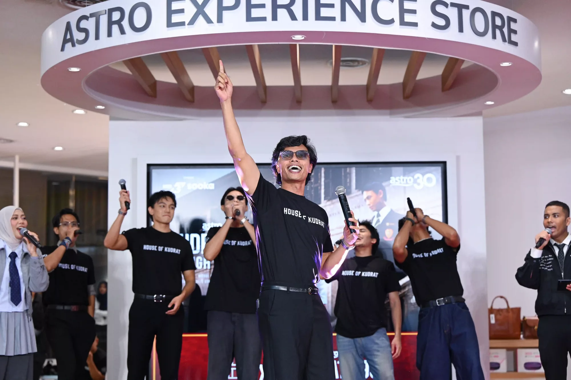 Dari Skrin Ke Fandom! Astro 'House Of Kudrat' Himpunkan 10,000 Peminat, Christy Ng Tambah Gaya