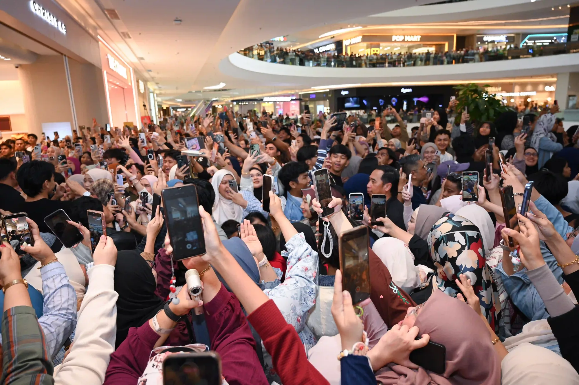 Dari Skrin Ke Fandom! Astro 'House Of Kudrat' Himpunkan 10,000 Peminat, Christy Ng Tambah Gaya