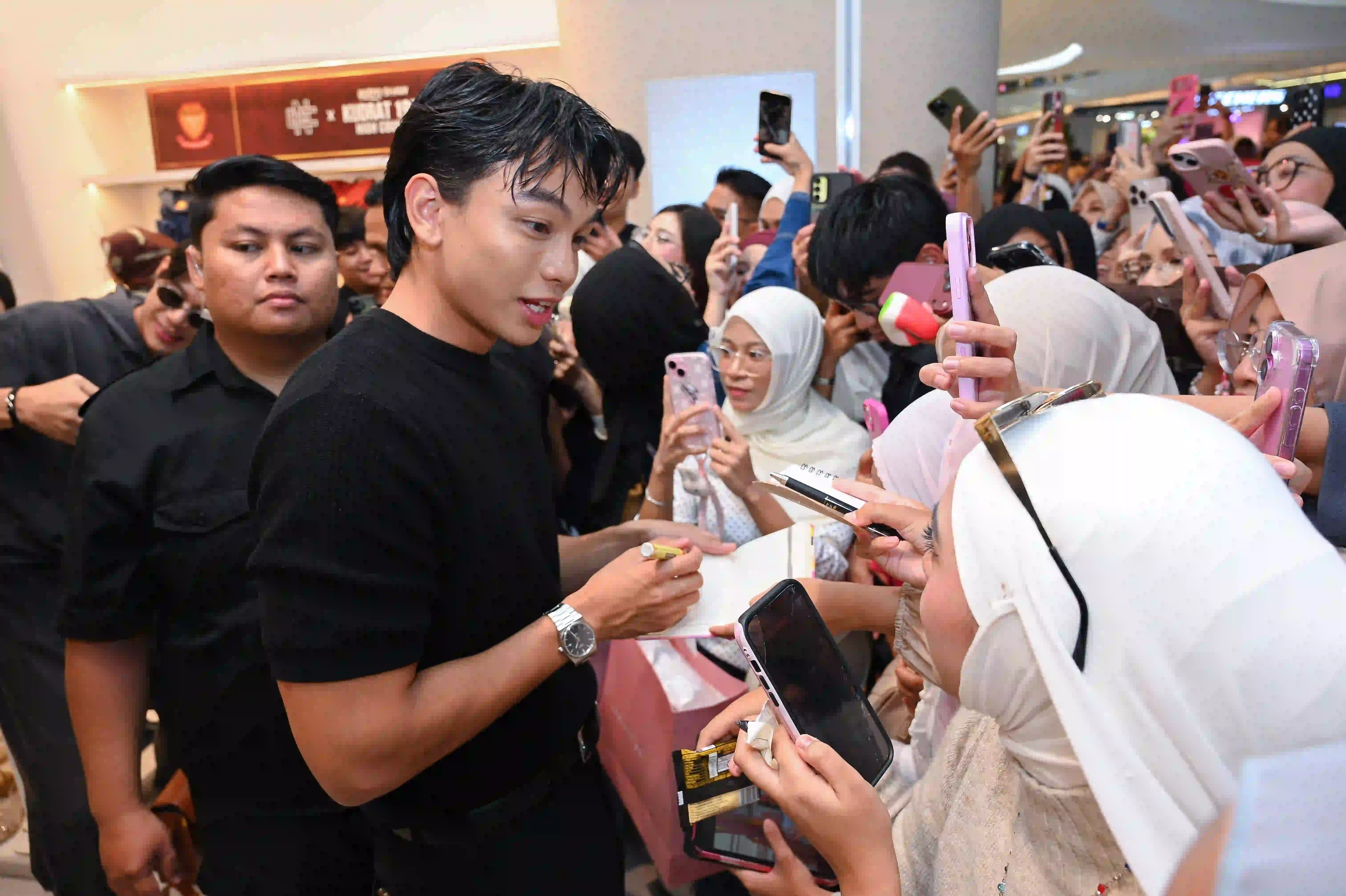 Dari Skrin Ke Fandom! Astro 'House Of Kudrat' Himpunkan 10,000 Peminat, Christy Ng Tambah Gaya