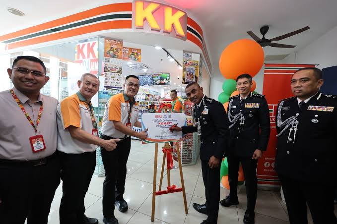 KK Mart Bakal Jadi Titik Selamat Orang Awam, Polis Kuala Lumpur Perluas Kerjasama Keselamatan 3 KK Mart Bakal Jadi Titik Selamat Orang Awam, Polis Kuala Lumpur Perluas Kerjasama Keselamatan
