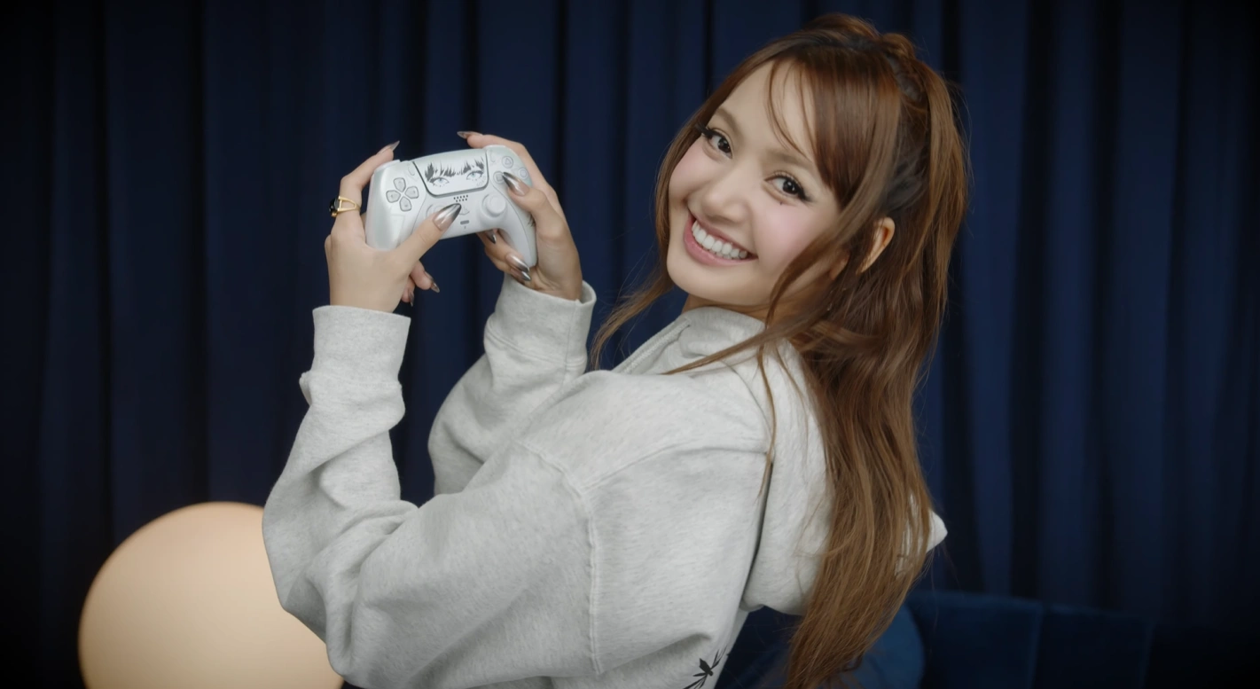 Lisa BLACKPINK Teruskan Kolaborasi Bersama PlayStation, Bakal Lancar 'DualSense' Edisi Khas Oktober Ini