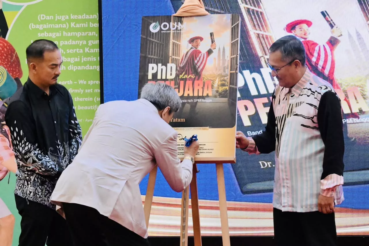 Sultan Selangor Sempurnakan Pelancaran Buku Karya Dr. Malik Yatam, Tekankan Keinsafan & Ilmu Sebagai Jalan Perubahan