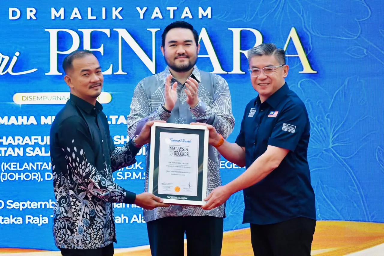 Sultan Selangor Sempurnakan Pelancaran Buku Karya Dr. Malik Yatam, Tekankan Keinsafan & Ilmu Sebagai Jalan Perubahan