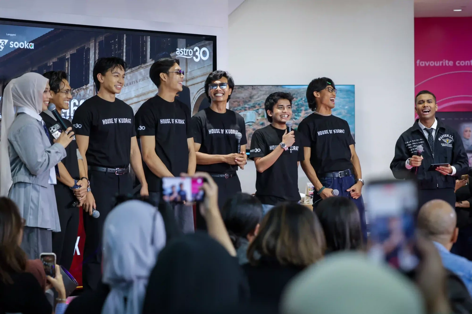 Dari Skrin Ke Fandom! Astro 'House Of Kudrat' Himpunkan 10,000 Peminat, Christy Ng Tambah Gaya