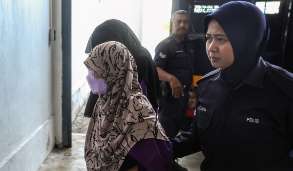 Guru Wanita Bakal Didakwa Esok Susulan Insiden Rempuh Dua Pelajar Tingkatan Satu, Seorang Maut 2 Guru Wanita Bakal Didakwa Esok Susulan Insiden Rempuh Dua Pelajar Tingkatan Satu, Seorang Maut
