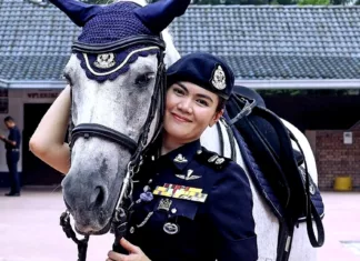 Nurhidayah Jadi Wanita Pertama Pimpin Unit Berkuda PDRM, Didikan Arwah Bapa Jadi Inspirasi