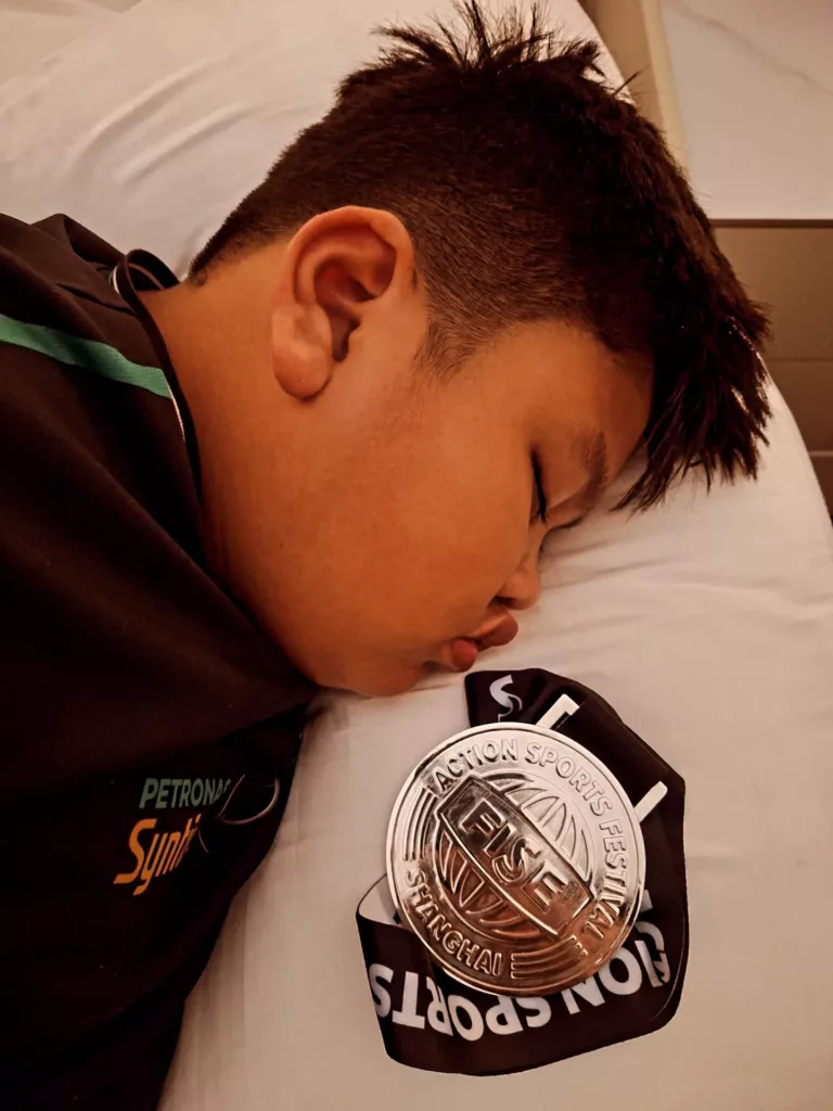 Baru 12 Tahun, Ayden ‘BamBam’ Harumkan Nama Malaysia! Raih Perak Di Piala Dunia BMX Shanghai 2026