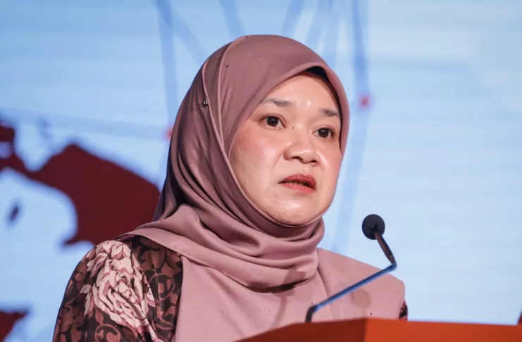 Isu Hukuman Rotan Kembali Diperkatakan, Fadhlina Tegaskan Ia Tidak Pernah Dimansuhkan 3 Isu Hukuman Rotan Kembali Diperkatakan, Fadhlina Tegaskan Ia Tidak Pernah Dimansuhkan