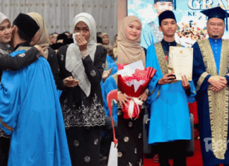 “Akak Saksi Perjalanan Hidup Adik…” – Raih Anugerah Pengetua MRSM Terendak, Muhammad Nor Azzim Buat Kakaknya Sebak