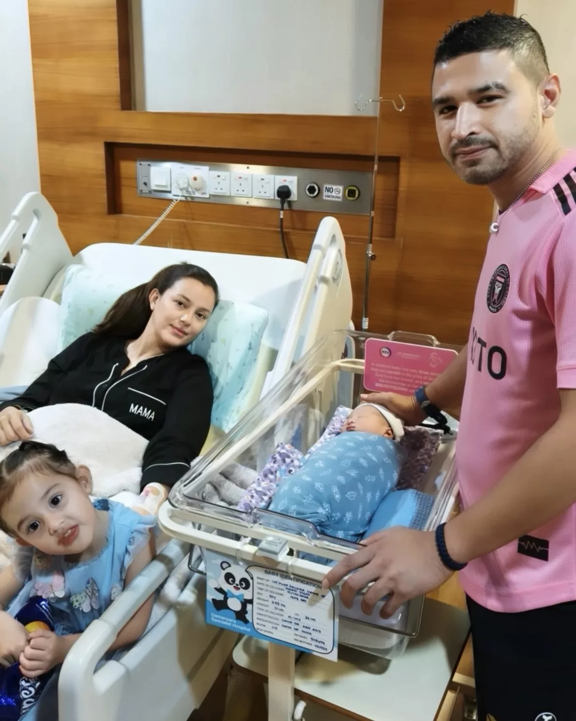 Tahniah! Juliana Evans Sambut Kelahiran Tengku Ismail, Peminat Tumpang Gembira