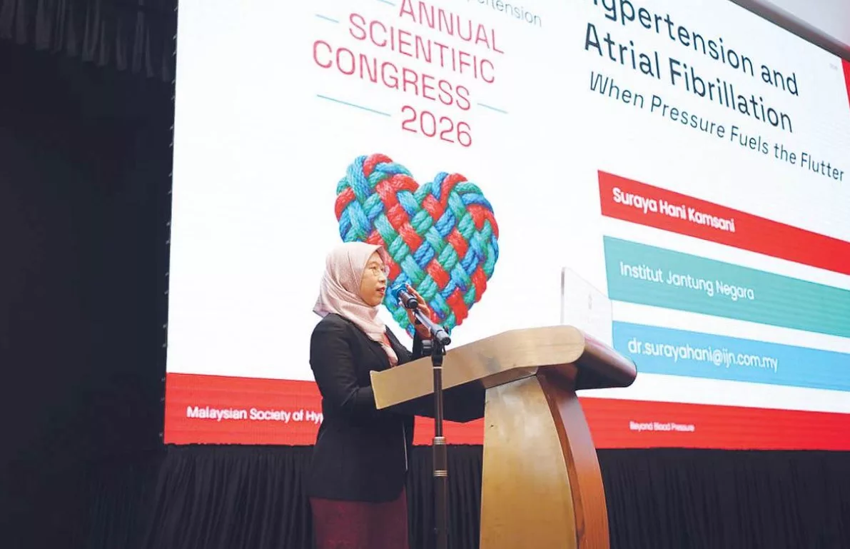 Wanita Pertama Malaysia Raih PhD Elektrofisiologi Jantung, Dr. Suraya Hani Bukti Kejayaan Milik Mereka Yang Cekal 3 Wanita Pertama Malaysia Raih PhD Elektrofisiologi Jantung, Dr. Suraya Hani Bukti Kejayaan Milik Mereka Yang Cekal