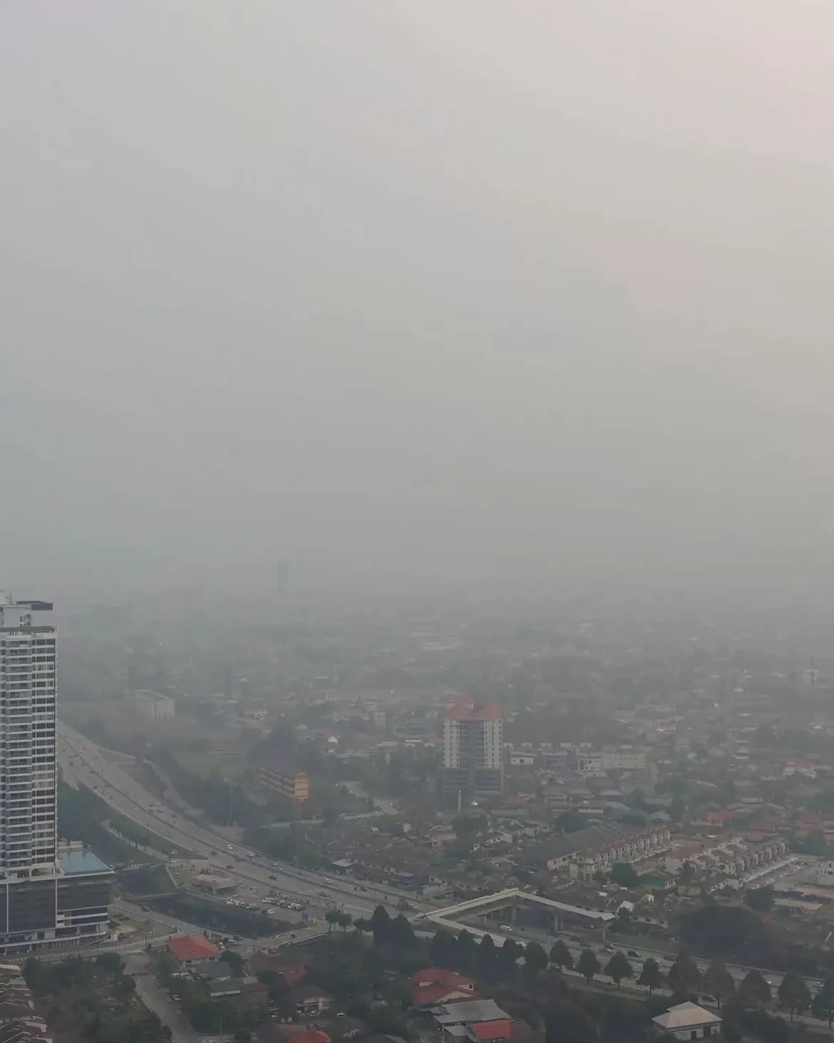 Kuala Lumpur Kekal Rekod Udara Paling Tercemar Dunia, Cecah Bacaan AQI 'Amat Tidak Sihat'