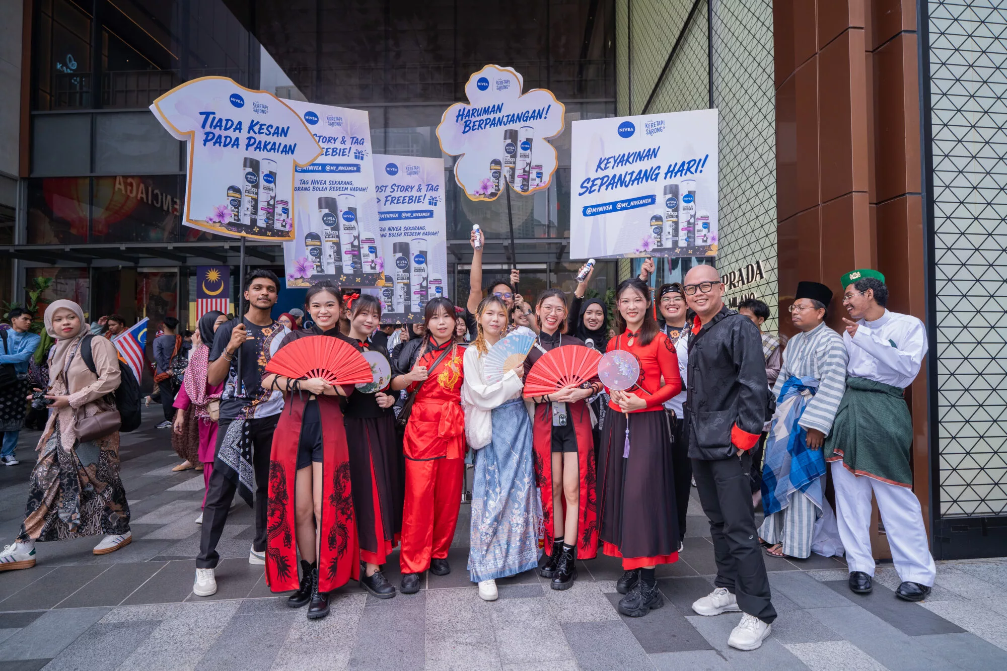 Aisha Retno & Insomniacks Lebih Yakin dengan NIVEA Black & White Deodorant Baharu dan Haruman Eksklusif!