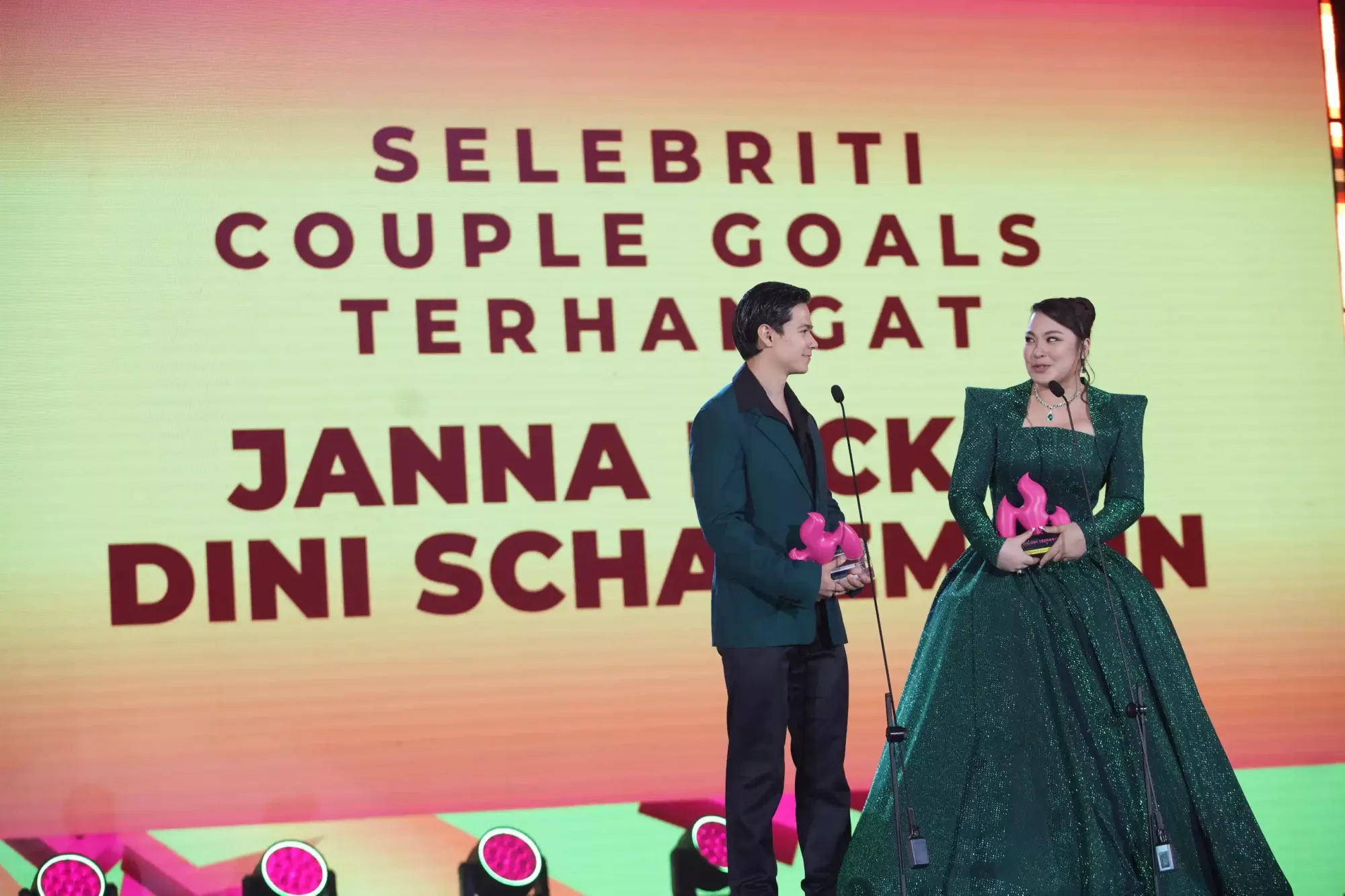 Menang Dua Trofi Sekaligus! Anna Jobling Rangkul Anugerah Utama & Selebriti Feminin Terhangat AMT 2026