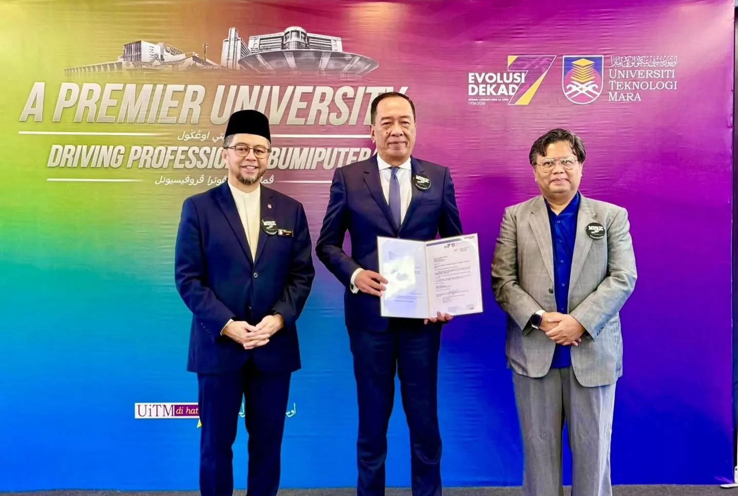 Dato' Ramli MS Dilantik Profesor Adjung UiTM, "Belum Terlewat Untuk Saya Kongsikan Realiti Sebenar" 2 Dato' Ramli MS Dilantik Profesor Adjung UiTM, "Belum Terlewat Untuk Saya Kongsikan Realiti Sebenar"