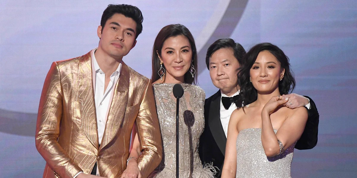 ‘Crazy Rich Asians’ Kembali Sebagai Siri Drama, Tan Sri Michelle Yeoh & Henry Golding Antara Bintang Utama!