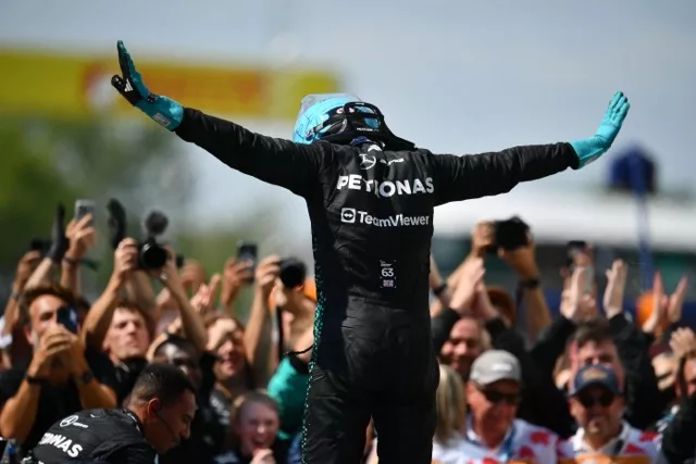 Baru 6 Tahun, Adik Noman Curi Tumpuan Dunia Di F1 Sepang Gara-Gara ‘T-Pose’ George Russell