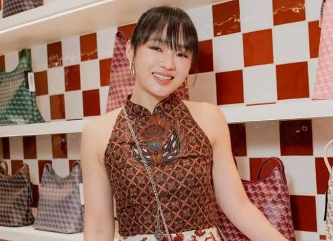 Alasan Masalah Kewangan, Defendan Kes Saman Fitnah Christy Ng Gagal Hadir Mahkamah 3 Alasan Masalah Kewangan, Defendan Kes Saman Fitnah Christy Ng Gagal Hadir Mahkamah