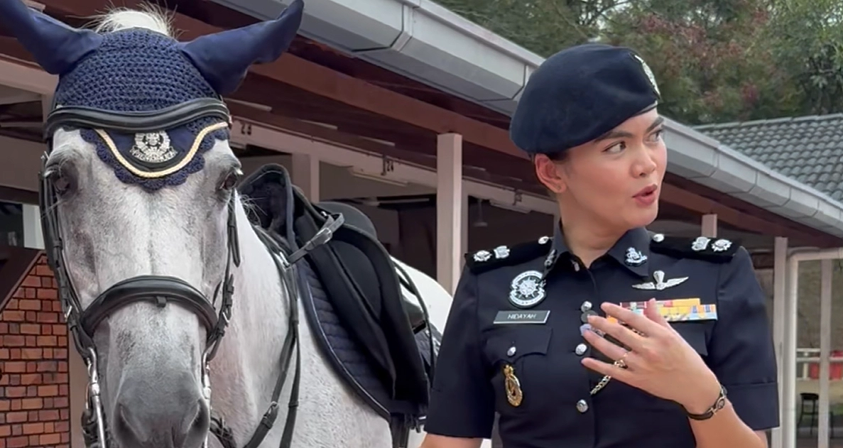 Nurhidayah Jadi Wanita Pertama Pimpin Unit Berkuda PDRM, Didikan Arwah Bapa Jadi Inspirasi