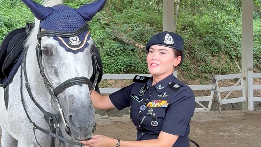 Nurhidayah Jadi Wanita Pertama Pimpin Unit Berkuda PDRM, Didikan Arwah Bapa Jadi Inspirasi