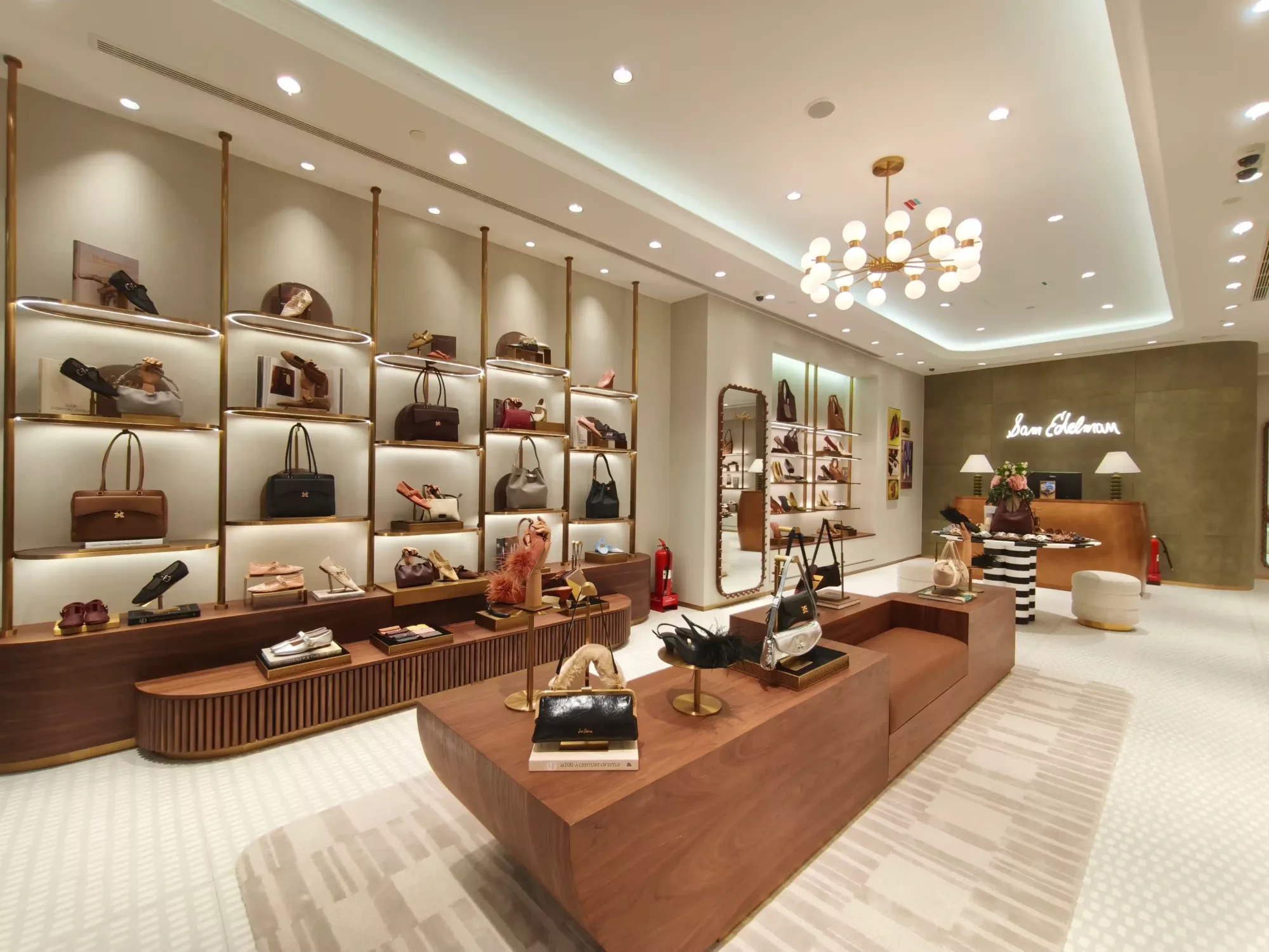 Sam Edelman Buka Butik Baharu Di Suria KLCC, Raikan Gaya Feminin Menerusi Koleksi 'She’s a Lady'