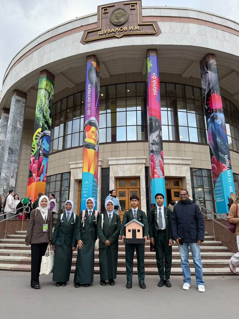 Dua Pelajar USIM Harumkan Nama Malaysia Menerusi Penyelidikan Herba & Sabun, Raih Anugerah Cemerlang Di Moscow 4 Dua Pelajar USIM Harumkan Nama Malaysia Menerusi Penyelidikan Herba & Sabun, Raih Anugerah Cemerlang Di Moscow