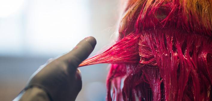 Kerap Warna & Luruskan Rambut Berisiko Kanser Payudara 